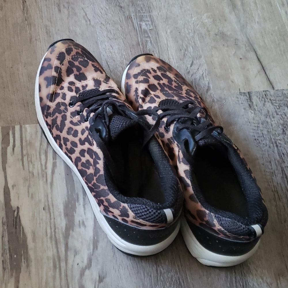 Vionic shoes